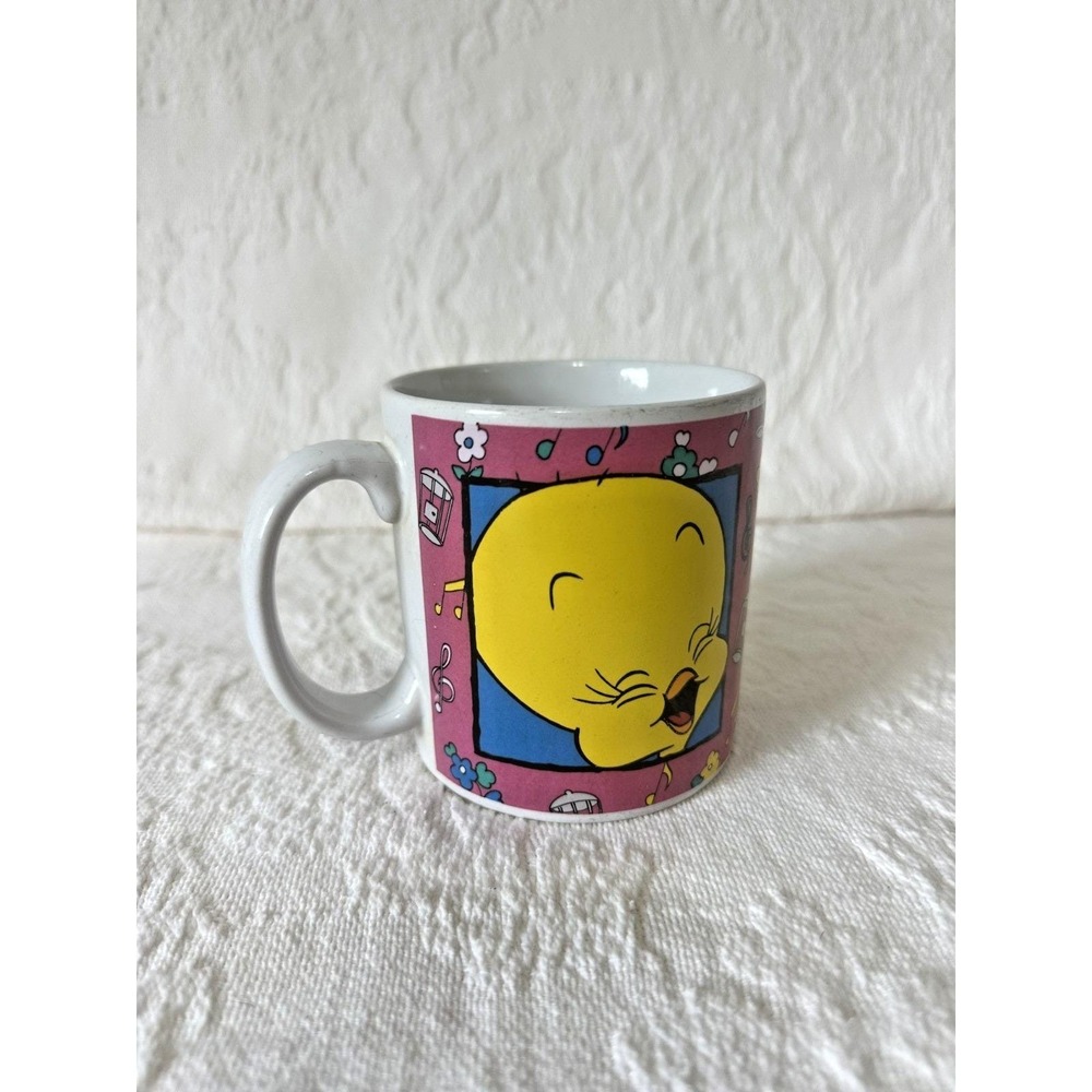 Vintage 1993 Warner Bros Tweety Bird Music Notes Floral Coffee Mug